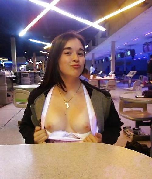 25P FLASHING THEIR TITS 5