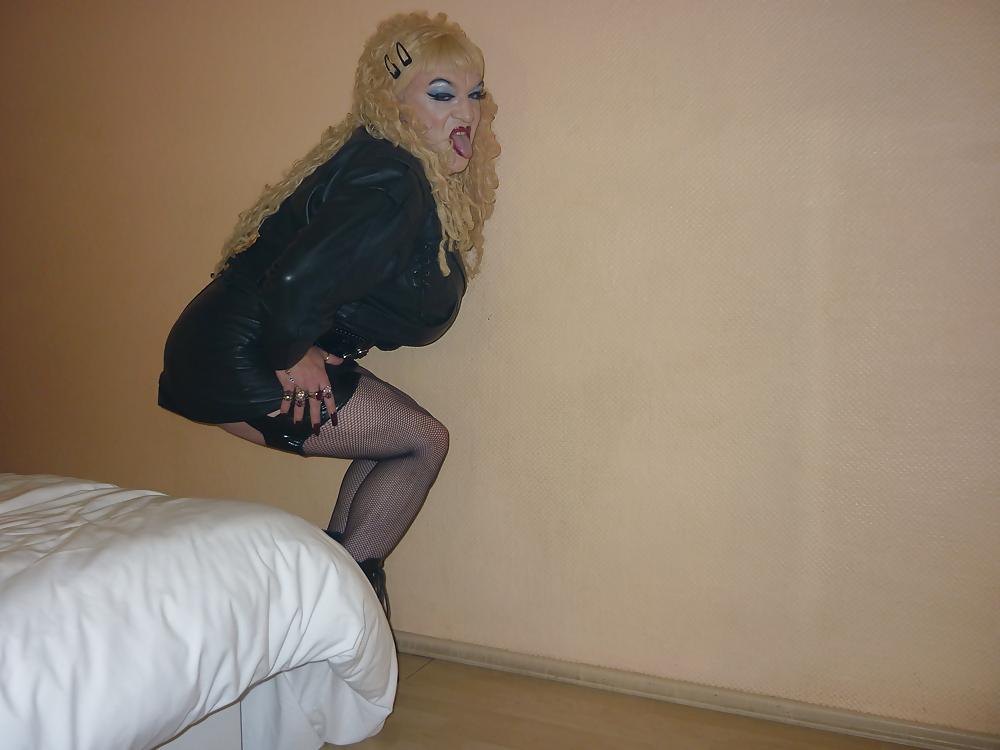 8P Leather Slut Puta Madre