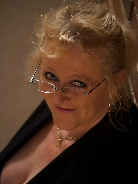 25P Mature secretary
