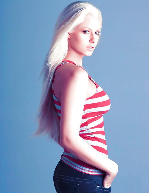 25P Wrestling hotties