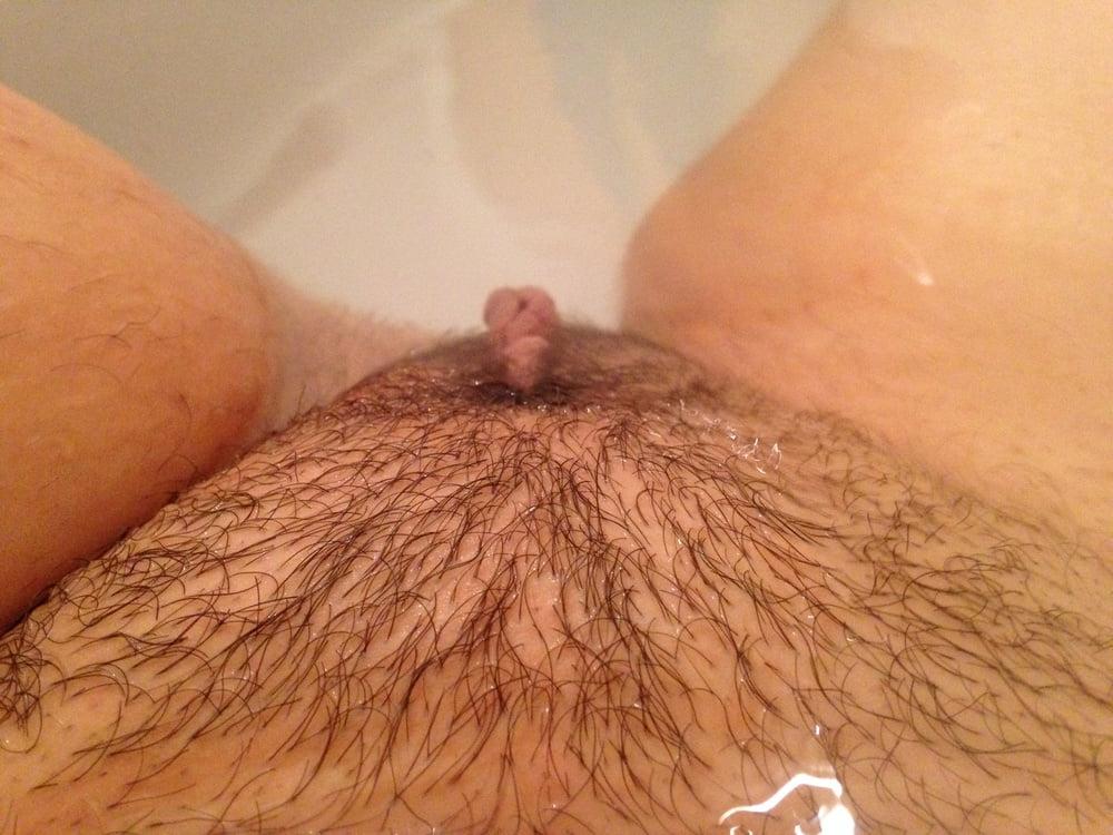 11P Hairy Pussy