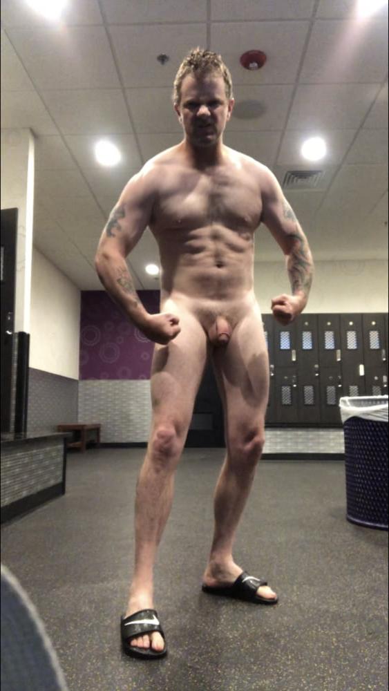 11P Gym flex pics