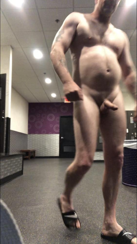 11P Gym flex pics