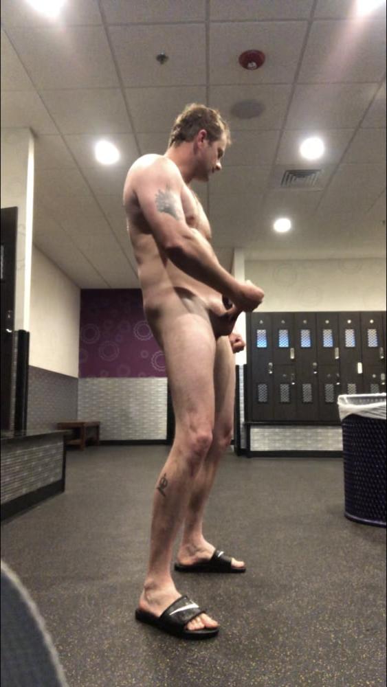 11P Gym flex pics