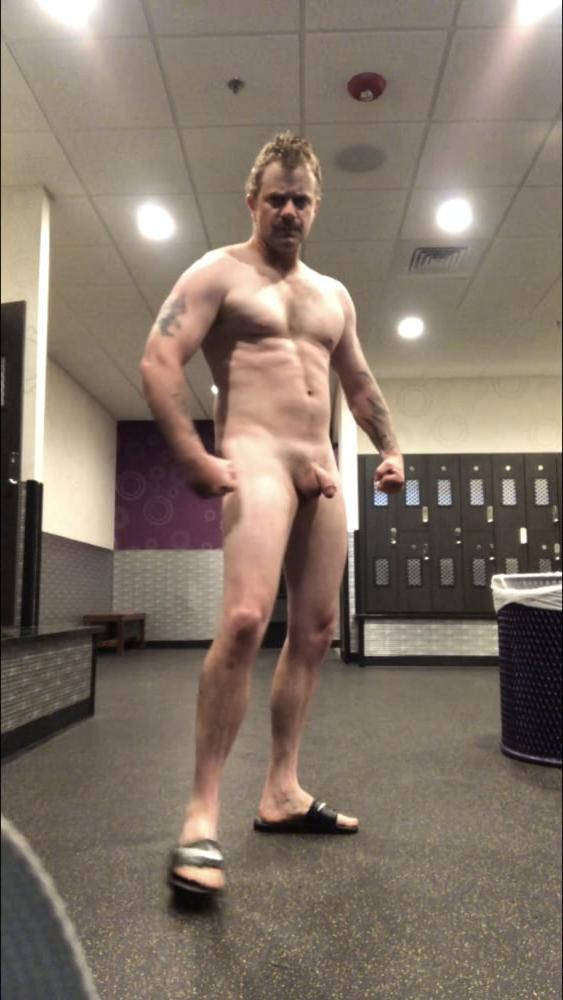 11P Gym flex pics
