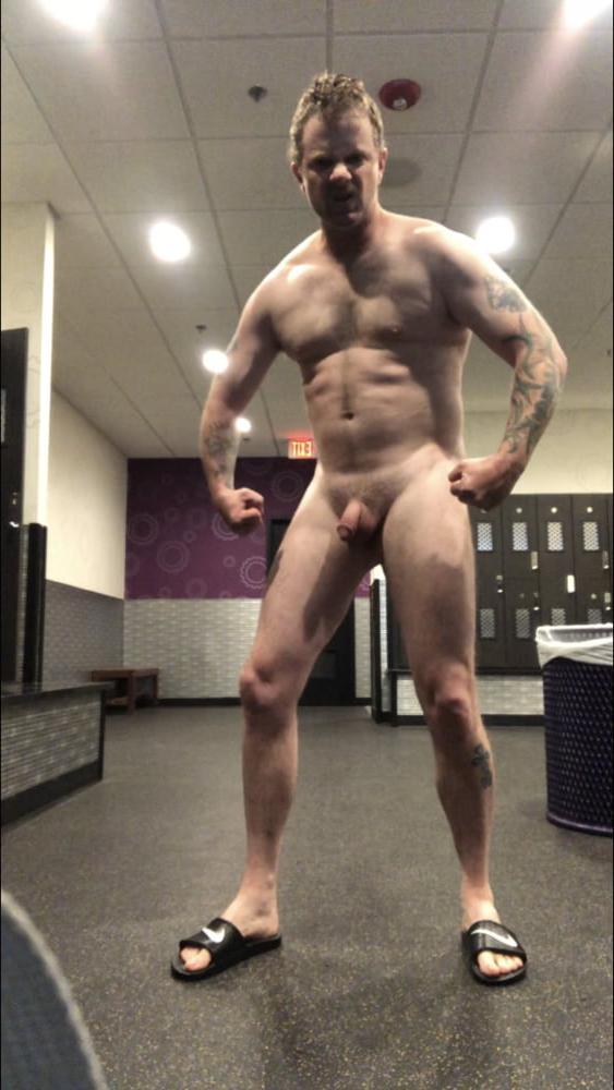 11P Gym flex pics