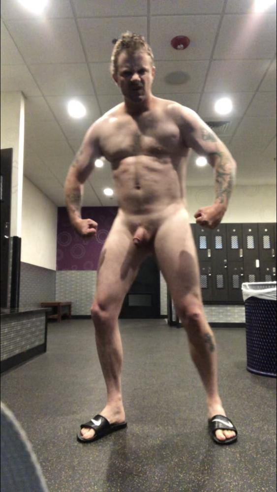 11P Gym flex pics