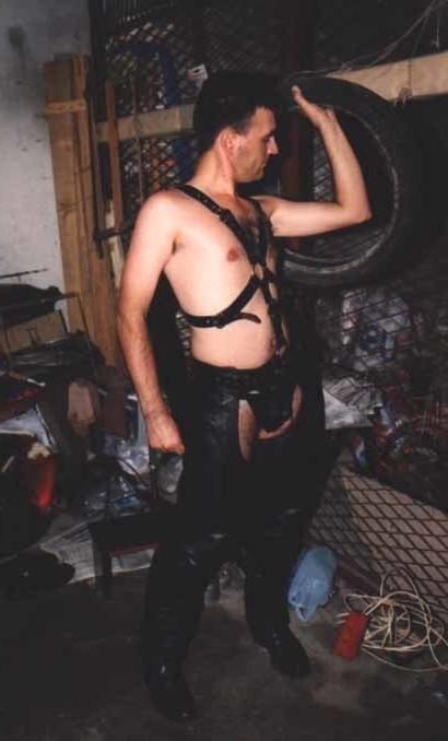 25P In leather and rubber for sex 1