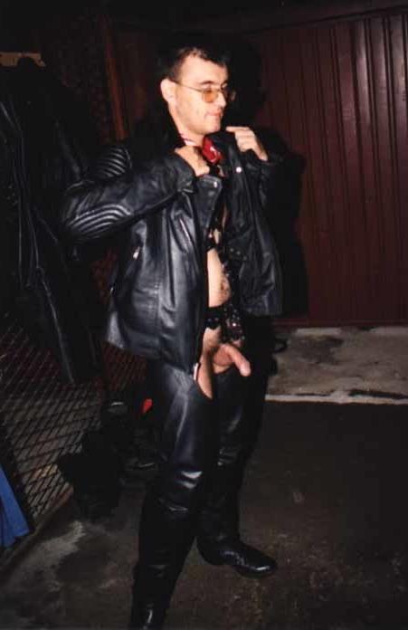 25P In leather and rubber for sex 1