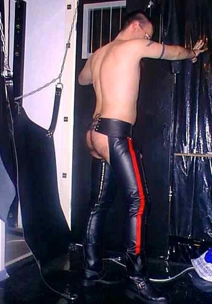 25P In leather and rubber for sex 1