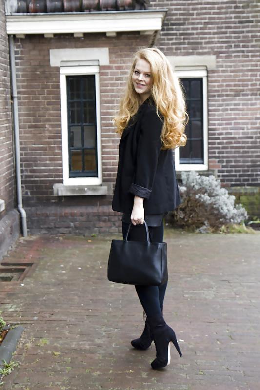 12P Teens in nylons