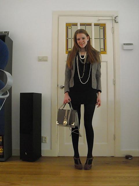 12P Teens in nylons