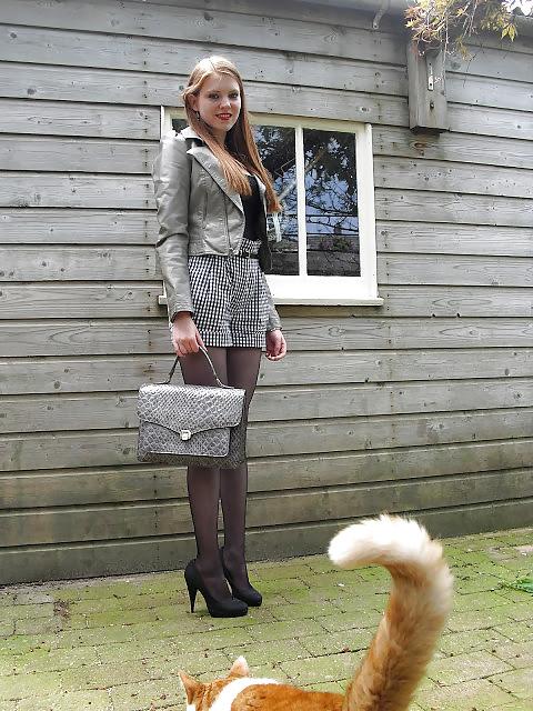 12P Teens in nylons