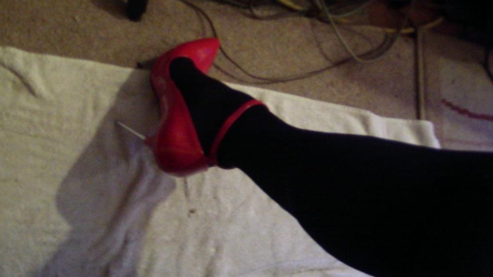25P Long and Strong That I'm Standin' On...Sexy Legs for You!