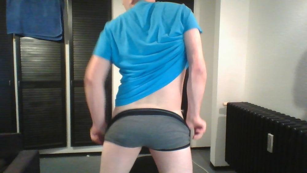 6P pants down