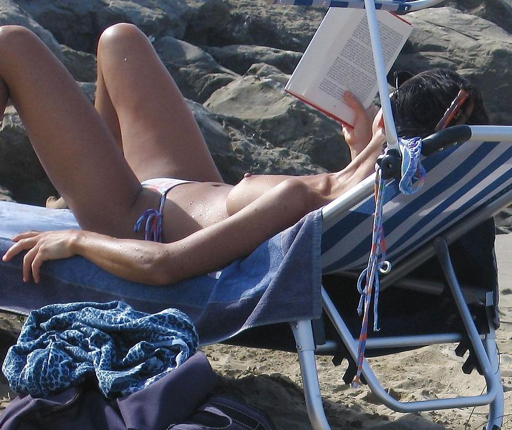 8P Voyeur beach
