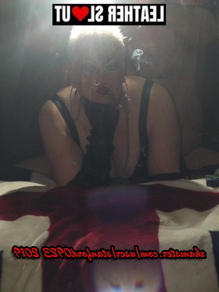 25P LEATHER SLUT 19