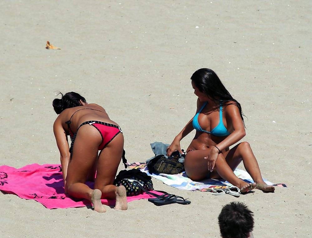 16P Voyeur beach