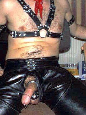20P In leather and rubber for sex 2