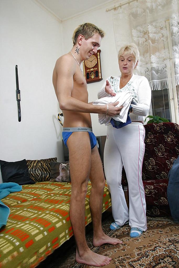 10P PRETTY MUM AND HER SON  IV