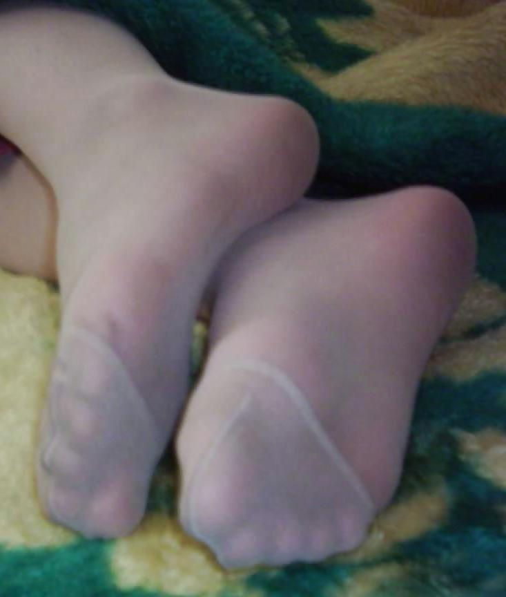 25P Nylon foot love
