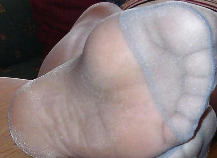 25P Nylon foot love