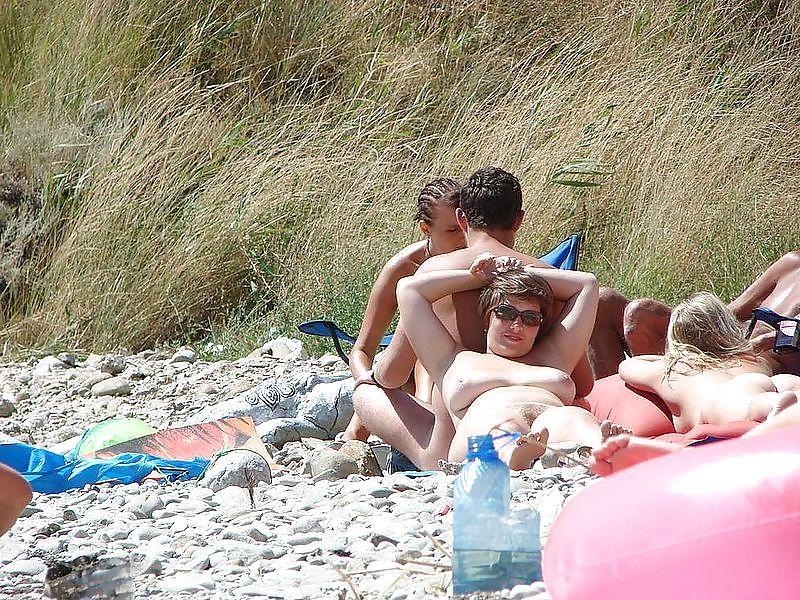 25P Strandmädchen 7.