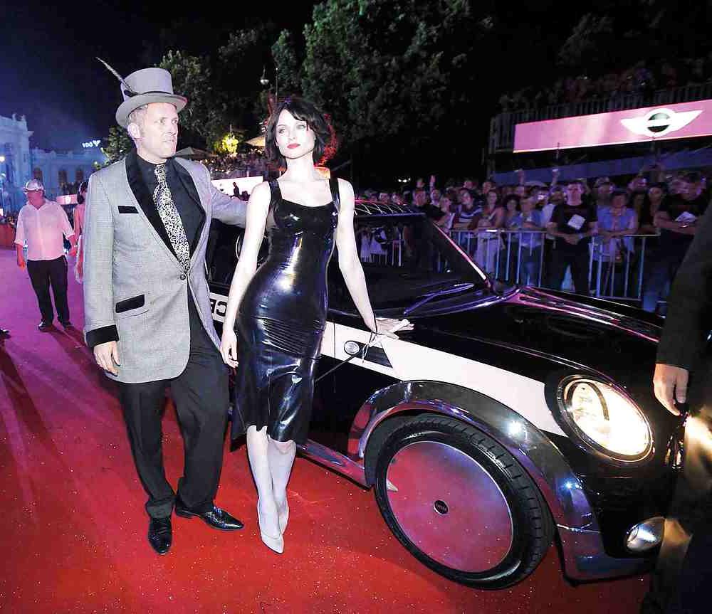 25P Leather Celebs