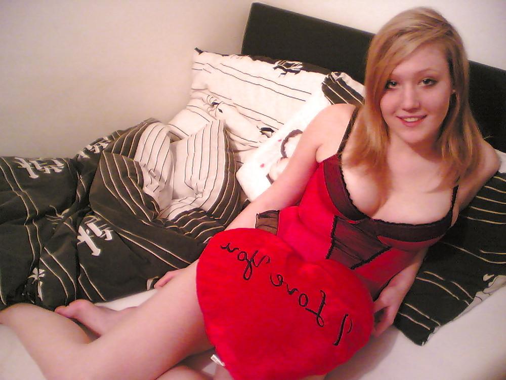 15P Busty Scottish Babe