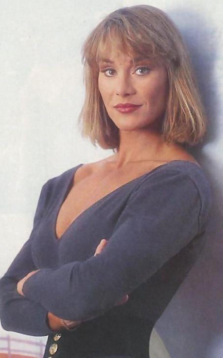 15P CORY EVERSON AS KARA FROM DOUBLE IMPACT