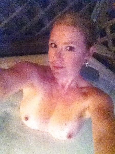 25P Sexy Blonde Lesbian Woman