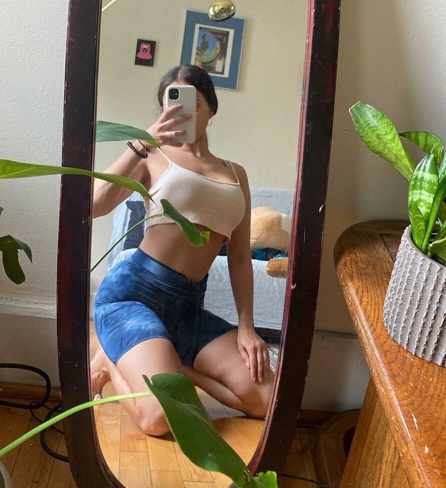 25P Scorpio Yoga Girl nude