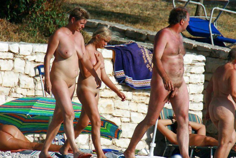25P Cute Beach Teens