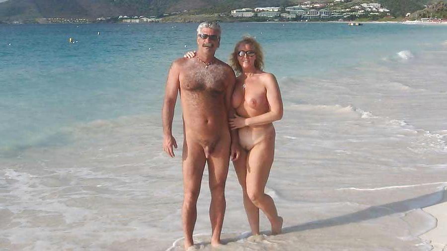 25P Cute Beach Teens