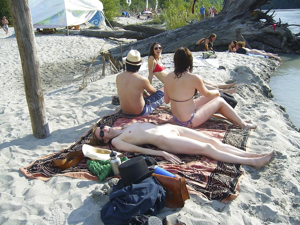 25P Cute Beach Teens