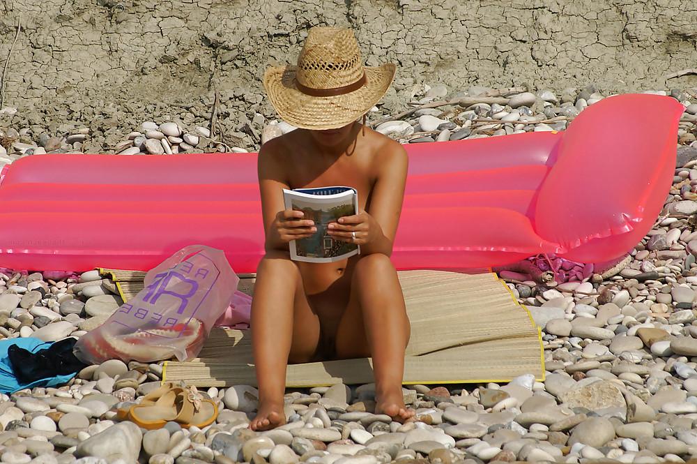 25P Cute Beach Teens