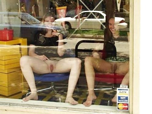 25P Exibikionist blitzt in der Öffentlichkeit auf