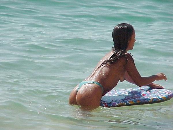 12P Two mom sluts at the beach