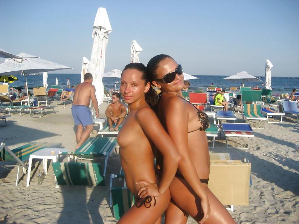 25P Cute Beach Girls - III