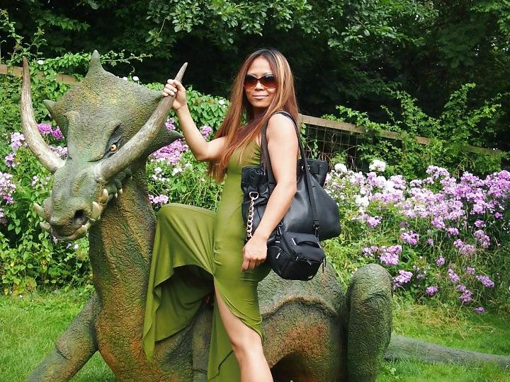 24P Amateur Chinese woman is sexy mommy