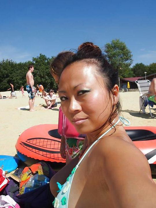 24P Amateur Chinese woman is sexy mommy
