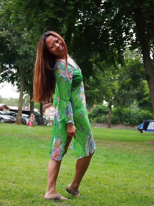 24P Amateur Chinese woman is sexy mommy