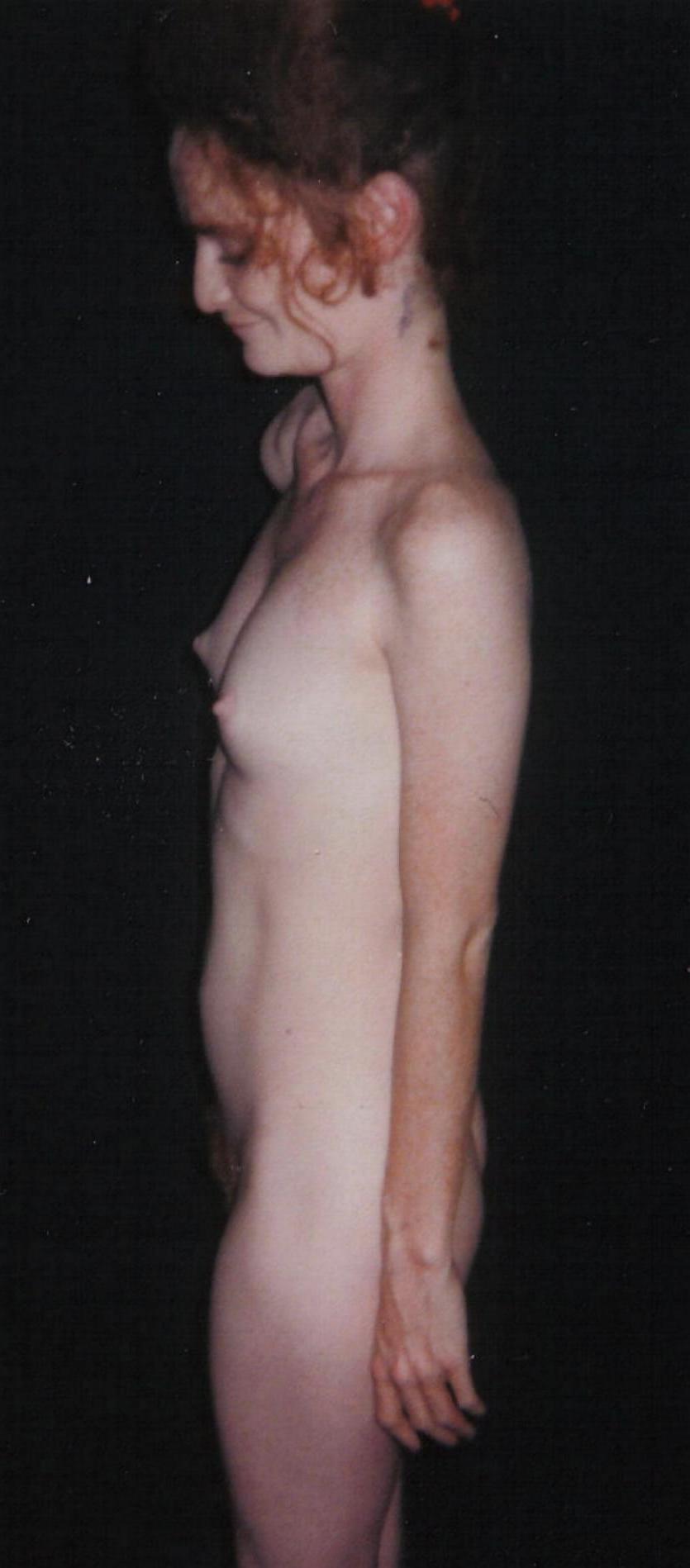 25P Amateurs Flashing Their Tiny Tits 2