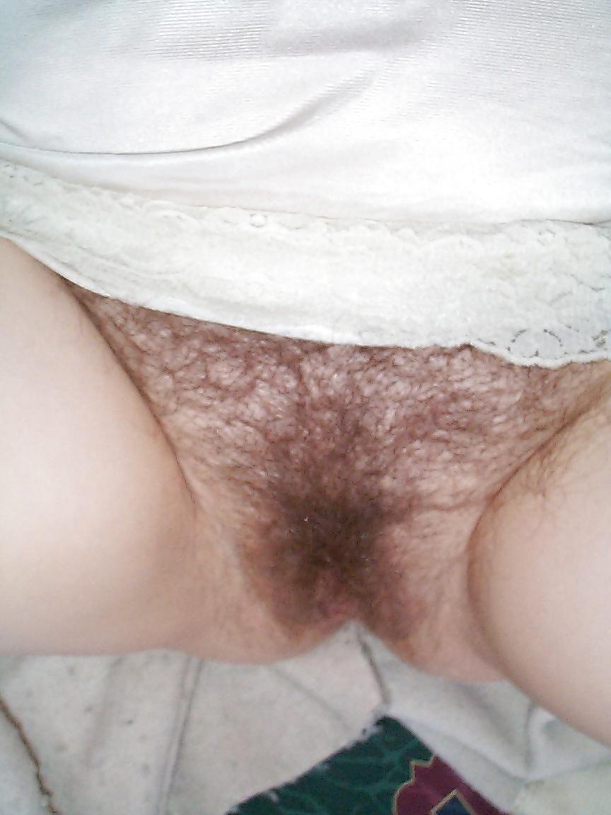 25P Hairy Pussy in Lace Slip
