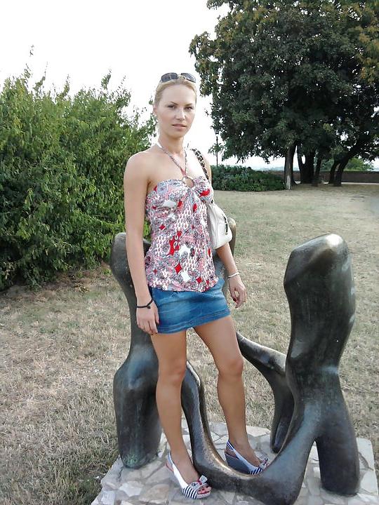 23P Serbian woman Petra 30+