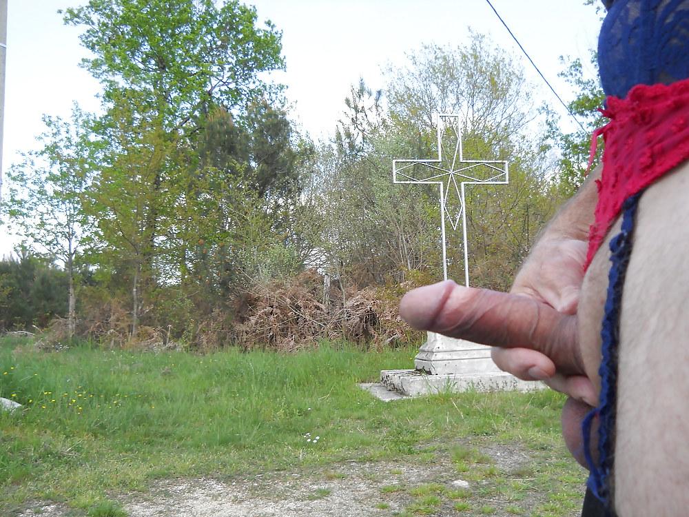 5P Flash cock queue crosdress public outdoors shemale  exhib 