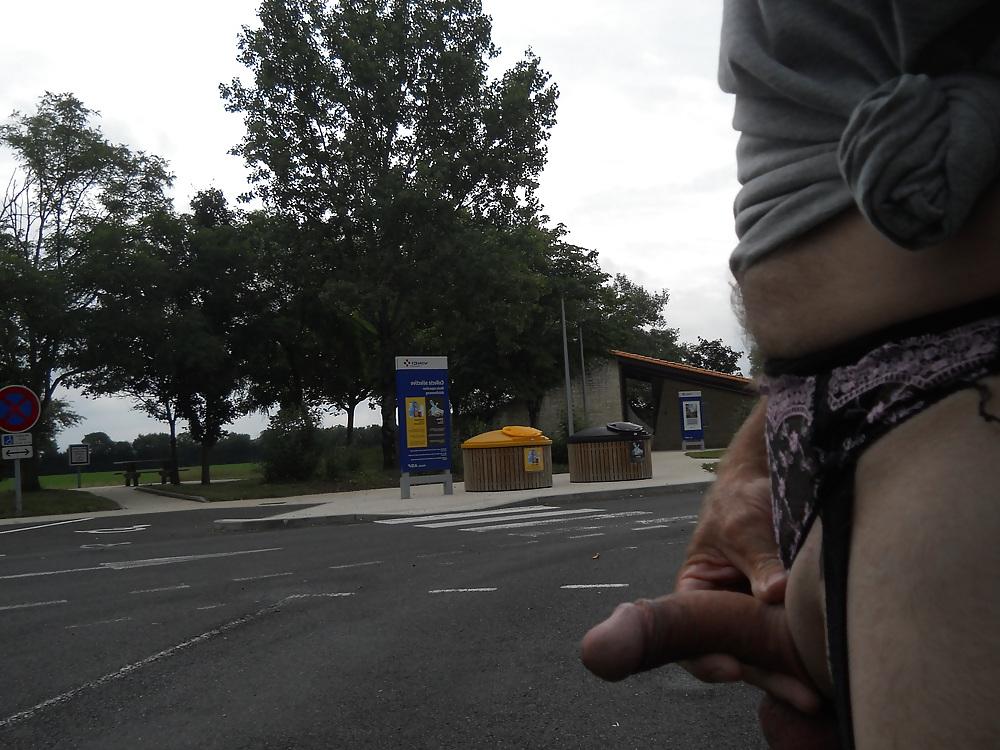 5P Flash cock queue crosdress public outdoors shemale  exhib 