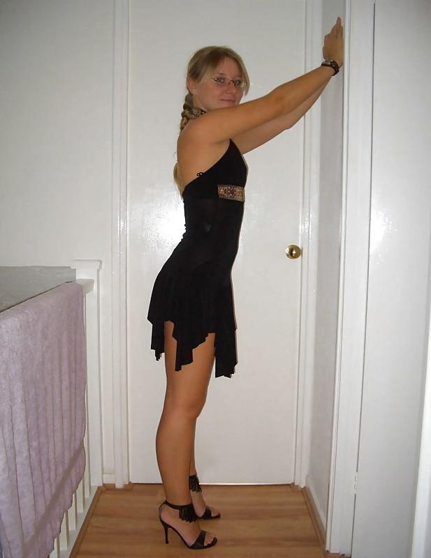 21P Secretary Wife Takes Calls In Bed