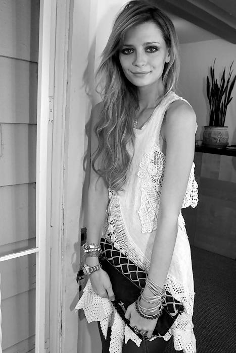 22P Just trying to seduce you .... in black and white