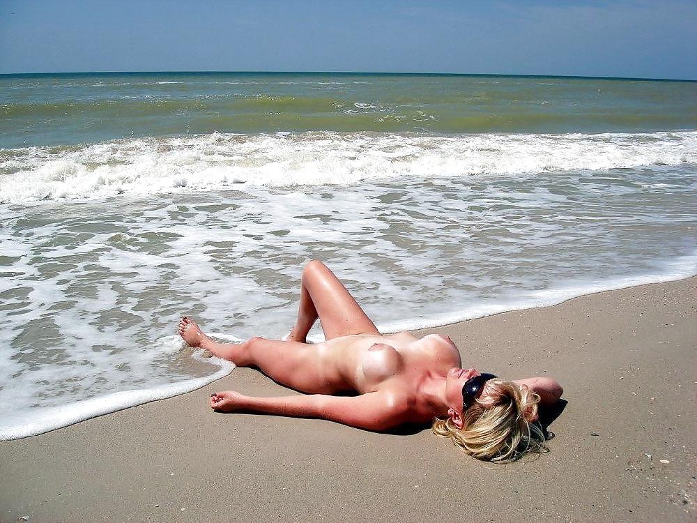 25P Naked Public Beach